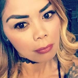 Meet your Posher, Mona